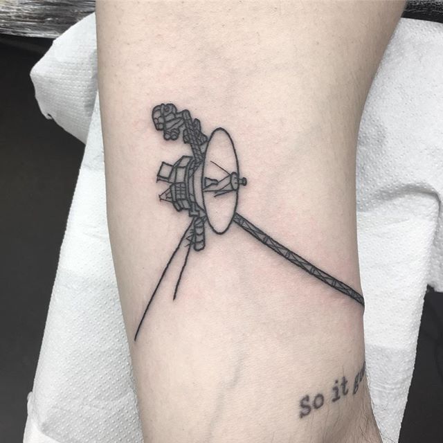 voyager 1 satellite 🌚for bookings email sarahlou_st.tattoo ⋆ Studio