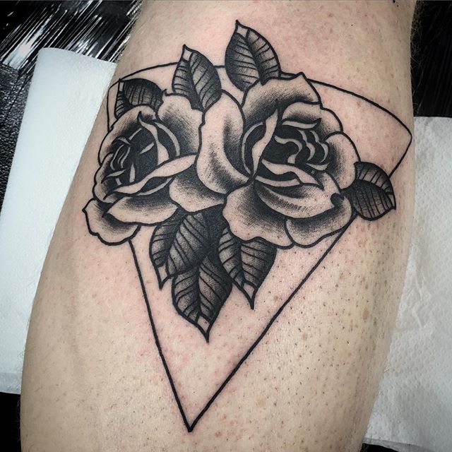 Couple roses this morning. Cheers for coming in Jack. blxckink btattooing blackworkers blackclawneedle whipshaded @studioxiiigallery