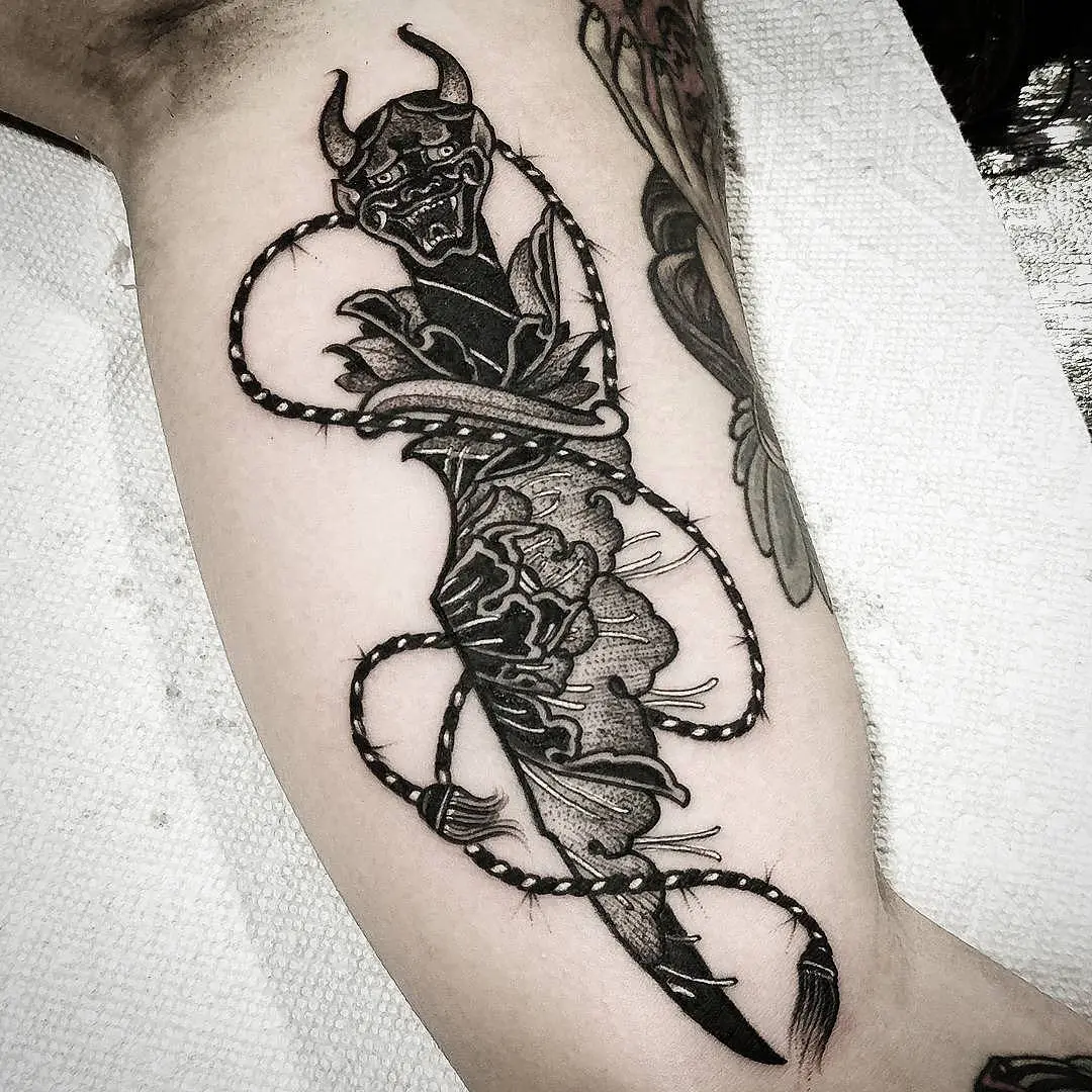 Just won 1st place small black and grey with this blackwork hanya dagger peony tattoo I just made here at the Tampa tattoo convention in florida :) cheers to all the sponsors for helping out def couldnt do it without em :) @kingpintattoosupply @hatchback_irons @hushanesthetic @tattoosmart .  studioxiii  Miami 
kingpintattoosupply dotwork 
miamitattoos  miamitattoo southbeach tattoos  wynwood miamitattooartist tat inked inkedup followforfollow guyswithtattoos girlswithtattoos besttattoo uktattooartist stipple Edinburgh blackworkerssubmission black d_world_of_ink