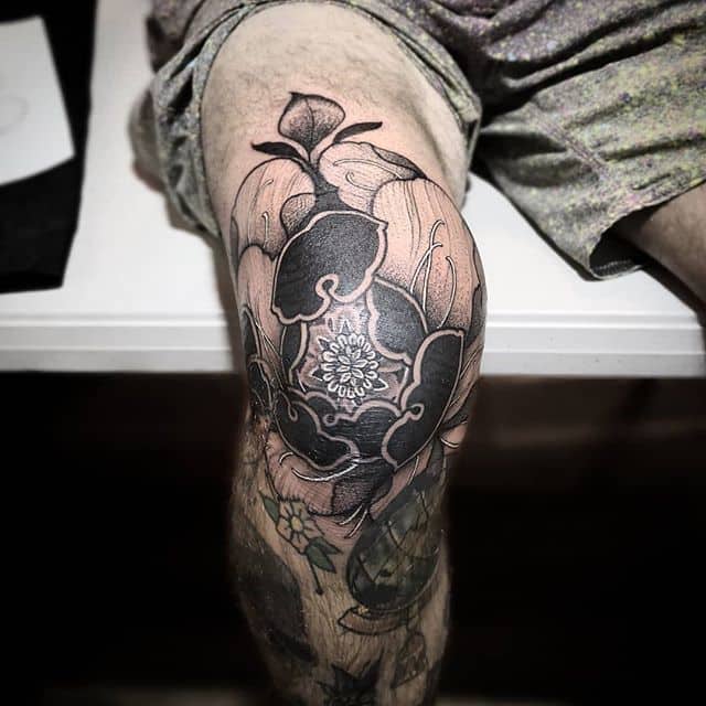 Super rad convention pic of this knee in I did in at . . . . ⋆ Studio XIII  Gallery