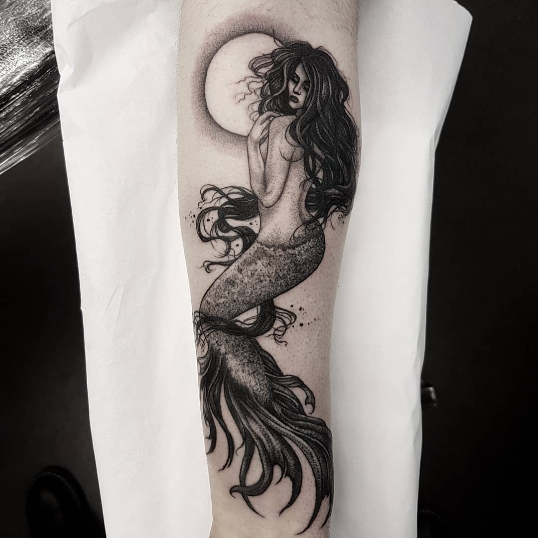Song to the Siren 🖤. The design is inspired by the most gorgeously haunting song by Tim Buckley (and equally haunting and beautiful version by This Mortal Coil). The song&039;s reference to the sirens tempting sailors at sea stems from the ancient Greek myth of sea nymphs luring sailors on to rocks by their singing. Huge thanks to Joe for coming to me with this wonderful idea🖤🦇
.
.
.
.
.
.
.
.
.
.
.
occultarcana artesobscurae btattooing blackwork blackworkers blxckink darkartists darkart darkarts thedarkestwork onlyblackart macabre folktale mythology onlythedarkest  blacktattoo metalhead blackmetal occult wiccac witchythings scotland edinburgh goth gothic studioxiii @artesobscurae @occultarcana @thedarkestwork @onlythedarkest @black_tattoo_culture @darkartists @wiccac