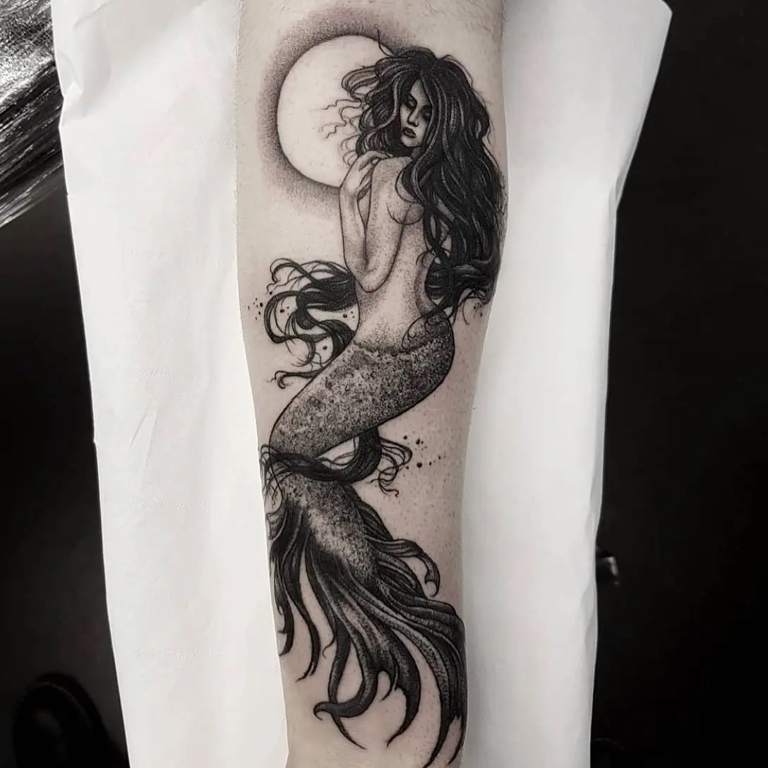 This Siren is calling us into the deep seas by the lovely shirleypettigrewtattoos ! ✨🧜‍♀️

If you wanna get tattooed by Shirley, either email her directly:

📩- goatskullshirleygmail.com 

OR get us at reception: 

📩 artworkstudioxiii.tattoo 

                             totaltattoo barber_dts easytattoo_uk eternalink dynamiccolor lockdownneedle stencilstuff