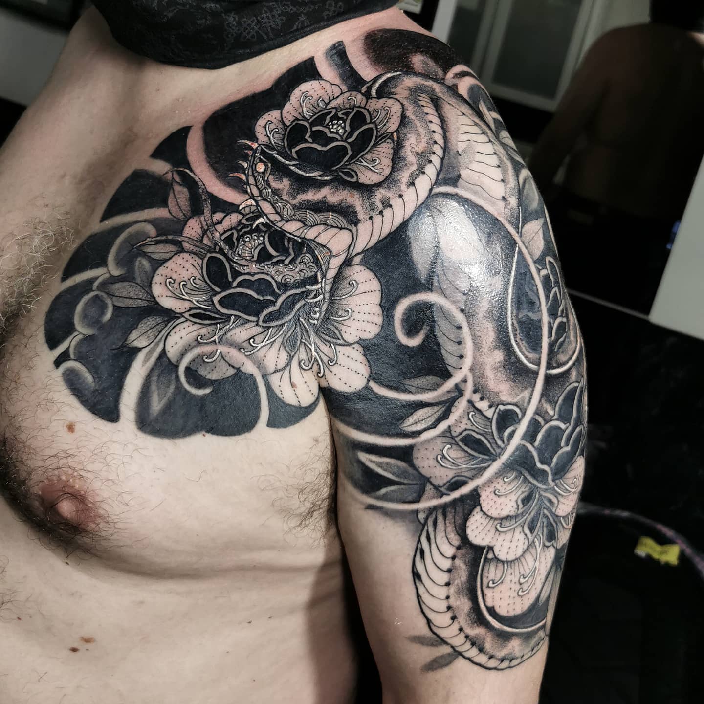 One i forgot to post
Finished  and  half sleeve done studioxiiigallery in   cant wait for covid to f#?k off so i can go home
. 
.
               