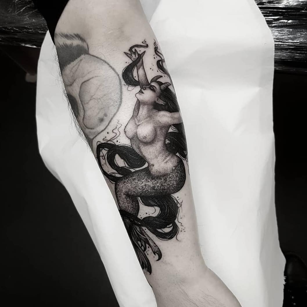Siren from last year in that wee bit in-between lockdowns. Thanks Steven! 🦇💀 🖤 The studio will be starting to book in new appointments from Mon 26th April, I'm going through emails today and tomorrow, get in touch at goatskullshirleygmail.com and we can discuss design ideas then get you booked in from the 26th! 
.
.
.
.
.
.
.
.
.
.
                         darkartists thedarkestwork onlythedarkest darkartistries blacktattooing  blxckink stabmegod