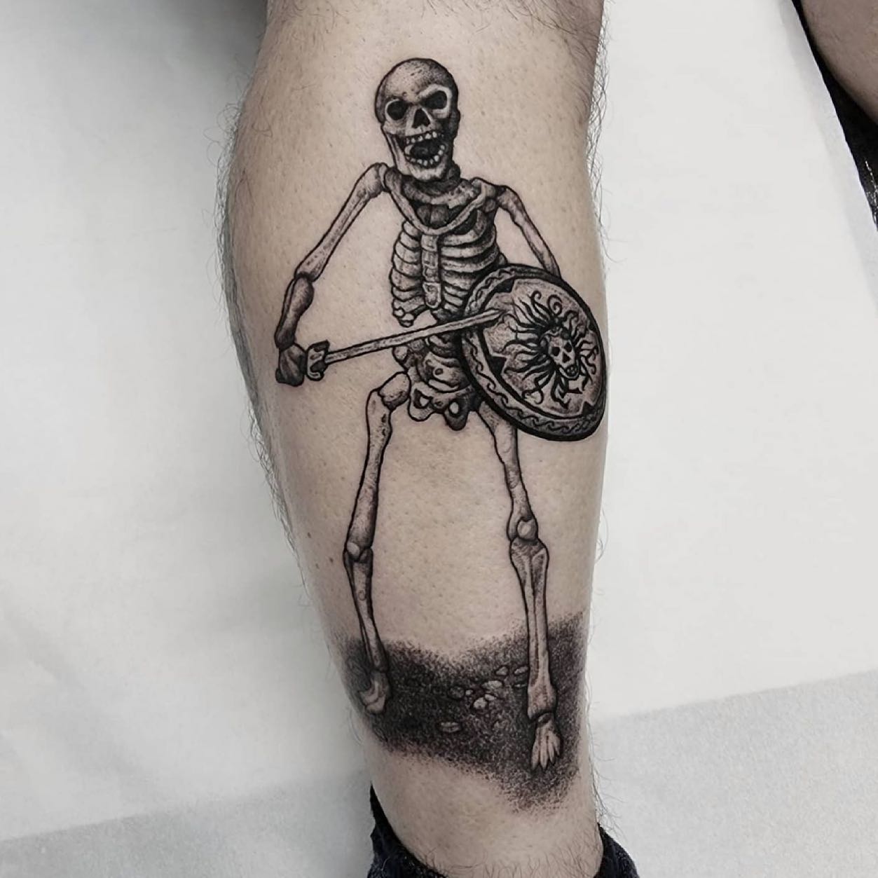 The wonderful shirleypettigrewtattoos has been killing it recently 🤯 check out her Instagram for more super cool pieces!! 🖤✨💀

If you would like to get tattooed, then please fill out the tattoo enquiry form on our website 💫

                         totaltattoo barber_dts easytattoo_uk eternalink dynamiccolor lockdownneedle stencilstuff
      
