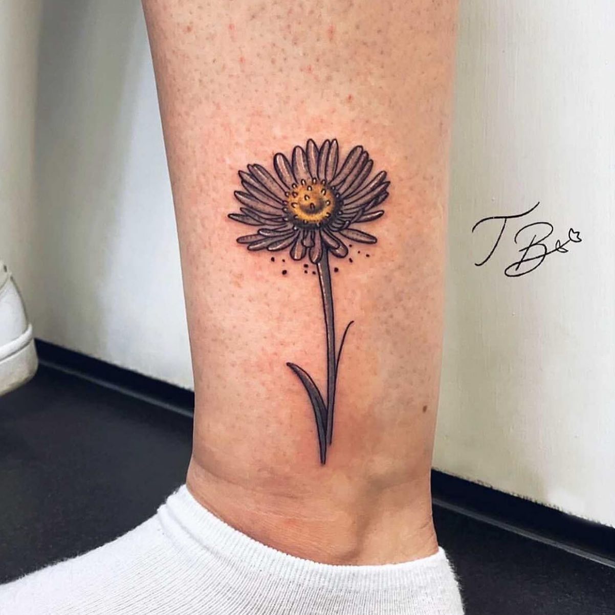 Super cute daisy by the lovely thaisblanc 🌸

If you would like to get tattooed, then please fill out the tattoo enquiry form on our website 💫

                         totaltattoo barber_dts easytattoo_uk eternalink dynamiccolor lockdownneedle stencilstuff       