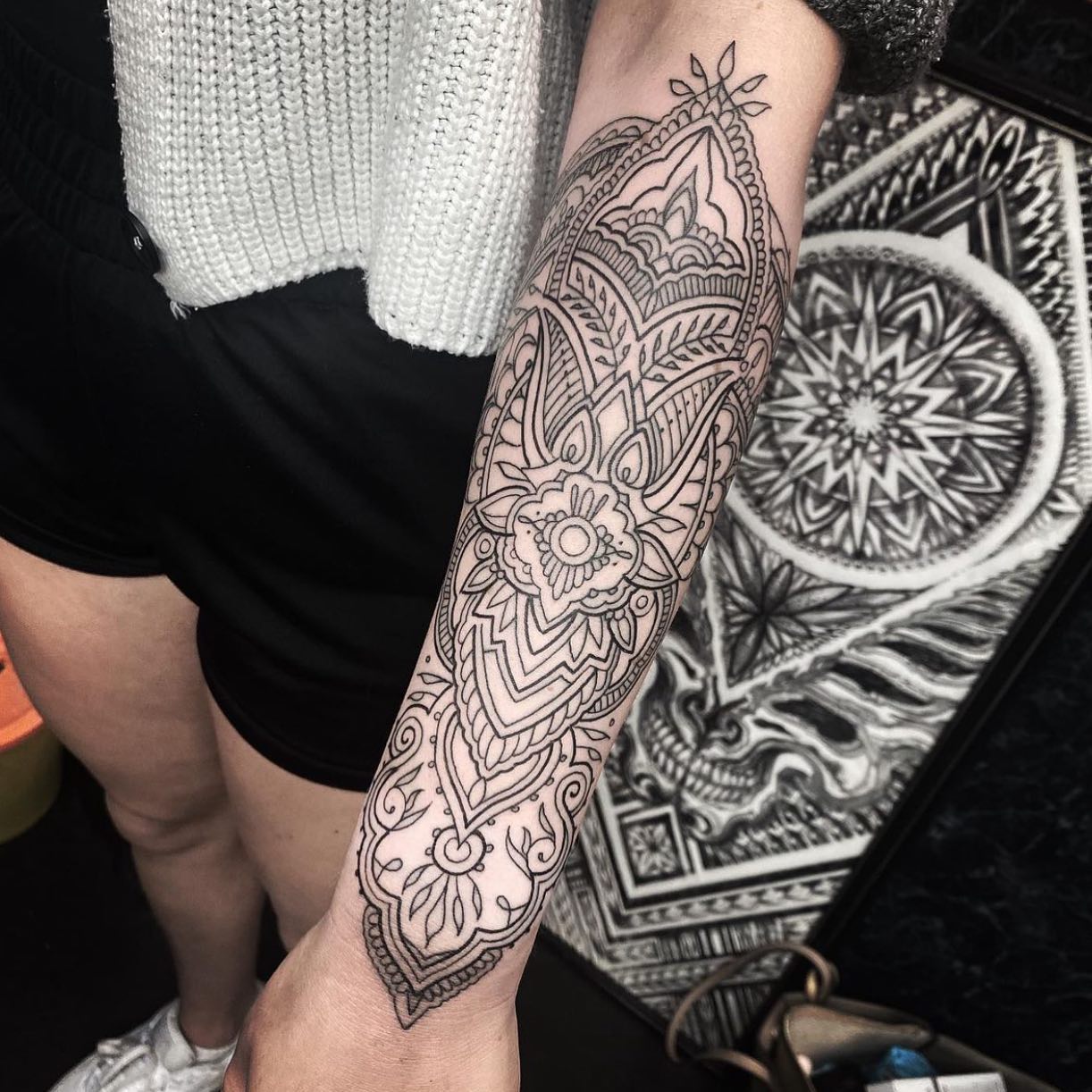 A beautiful, classic ornamental tattoo by our resident marcdiamondtattoo ✨

If you would like to get tattooed, then please fill out the tattoo enquiry form on our website 💫

                         totaltattoo barber_dts easytattoo_uk eternalink dynamiccolor lockdownneedle stencilstuff  