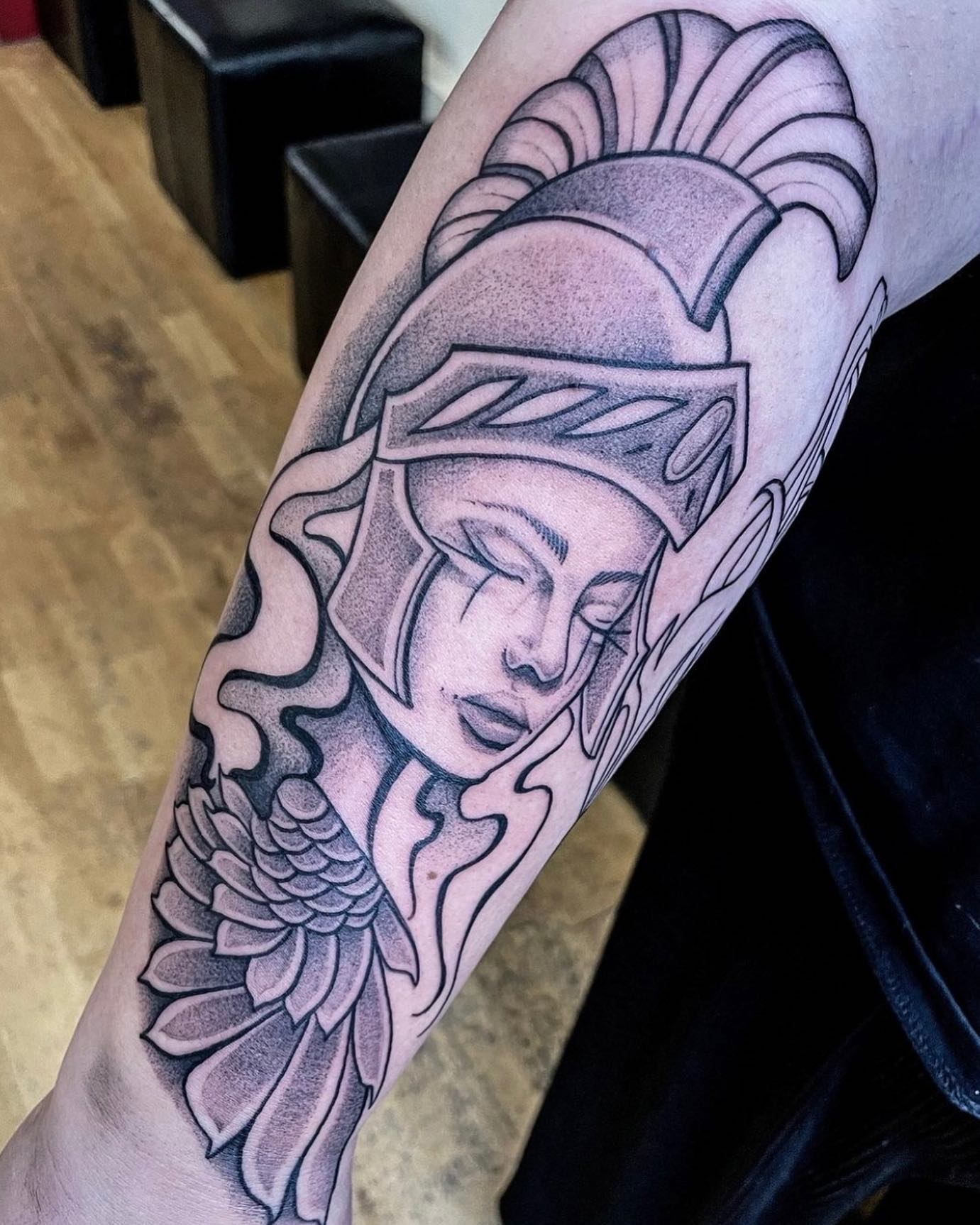 Gorgeous tattoo by kalipsotattoo 🌸✨ 

If you would like to get tattooed, then please fill out the tattoo enquiry form on our website 💫

                         totaltattoo barber_dts easytattoo_uk eternalink dynamiccolor lockdownneedle stencilstuff
      
