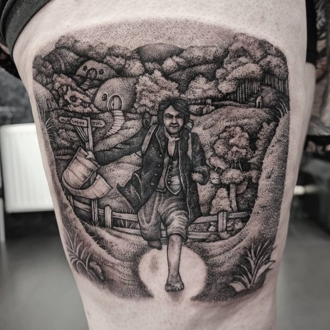 This post is for all of the Lord Of The Rings and The Hobbit fans out there 🧝‍♂️💫🧙‍♂️

How cool is this Bilbo Baggins piece by shirleypettigrewtattoos ✨

If you would like to get tattooed, then please fill out the tattoo enquiry form on our website 💫

                         totaltattoo barber_dts easytattoo_uk eternalink dynamiccolor lockdownneedle stencilstuff       
