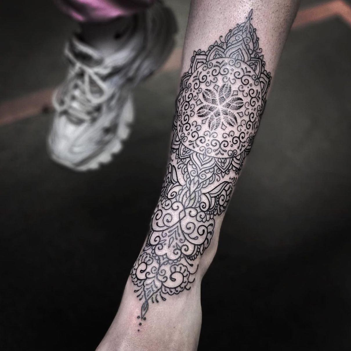 Intricate ornamental piece by marcdiamondtattoo 🔥

If you would like to get tattooed, then please fill out the tattoo enquiry form on our website 💫

                         totaltattoo barber_dts easytattoo_uk eternalink dynamiccolor lockdownneedle stencilstuff  