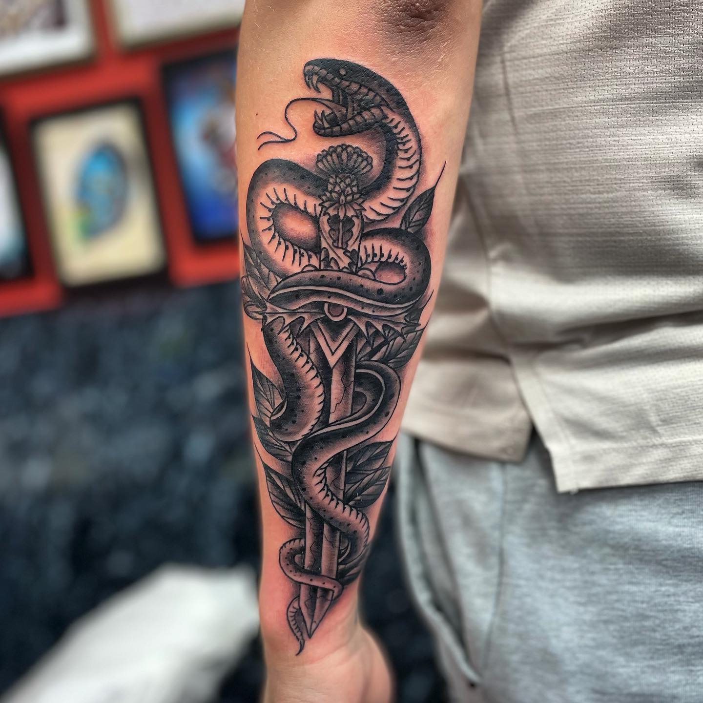 Snake and sgian -dubh for John from last week, thank you mate 😃🙏 done studioxiiigallery 🙌
                     