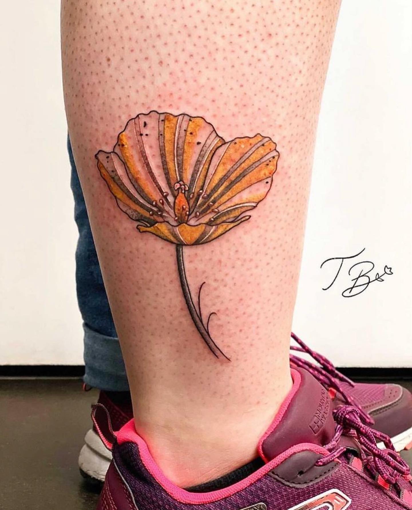 A lovely Welsh poppy from our fab resident thaisblanc 🌼
•
She has had a full day open up on Thursday (03/02/22) and a three hour session on Sunday (06/02/22). If you are interested in getting a quote, have received are quote already, or have a booking and would like these spaces instead, feel free to contact reception for more information 🌸
•
        