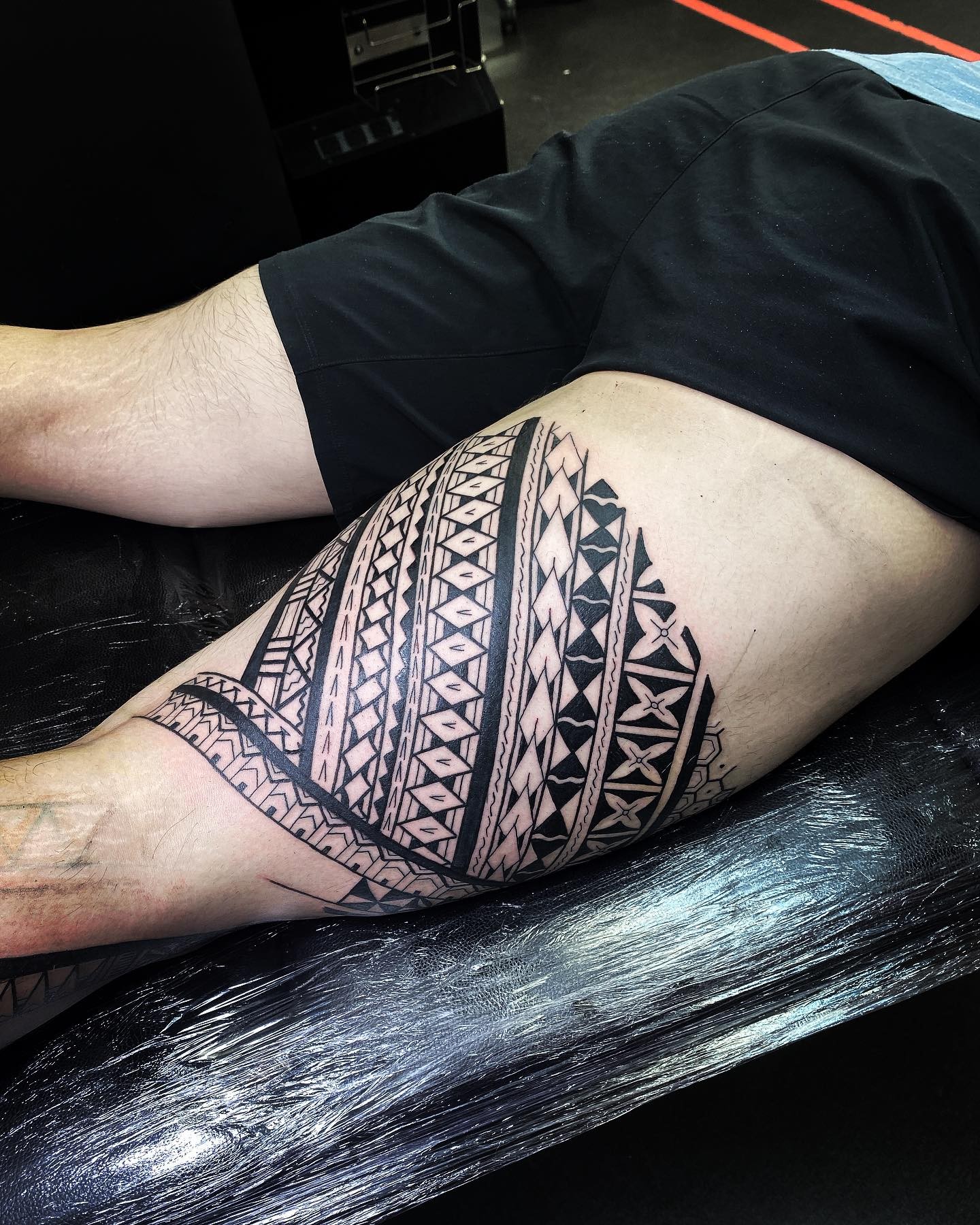 Freehand tribal thighwrap for Kye. Just getting started with this project studioxiiigallery      