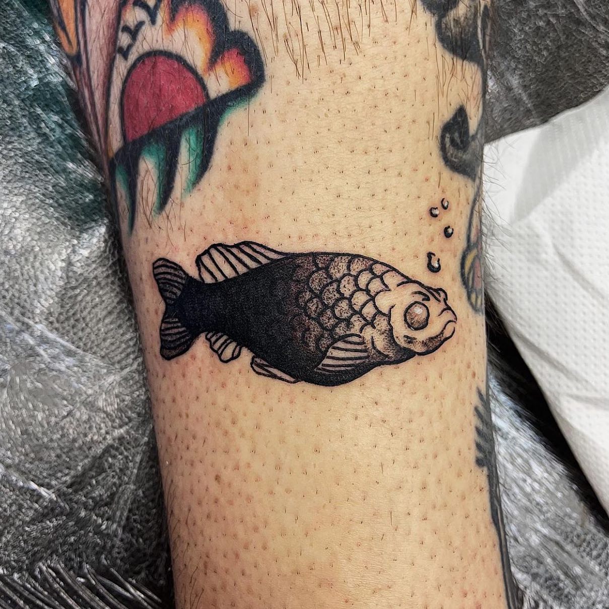 How cute is this wee fish by our lovely apprentice Eilidh 🐛✨

📲 eilidhentattoos 

If you would like to get tattooed by Eilidh, then please message her directly on her Instagram to enquire 💫

                         totaltattoo barber_dts easytattoo_uk eternalink dynamiccolor lockdownneedle stencilstuff     