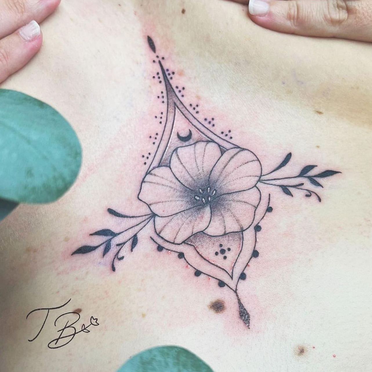 Our lovely resident Thais has space on Thursday for something cool 🌸 fill in our enquiry form on the website if you’d like to grab the space!

📲 thaisblanc 

If you would like to get tattooed by Thais, then please email her directly for a quote or fill out the tattoo enquiry form on our website 💗

                        barber_dts easytattoo_uk eternalink dynamiccolor lockdownneedle stencilstuff        