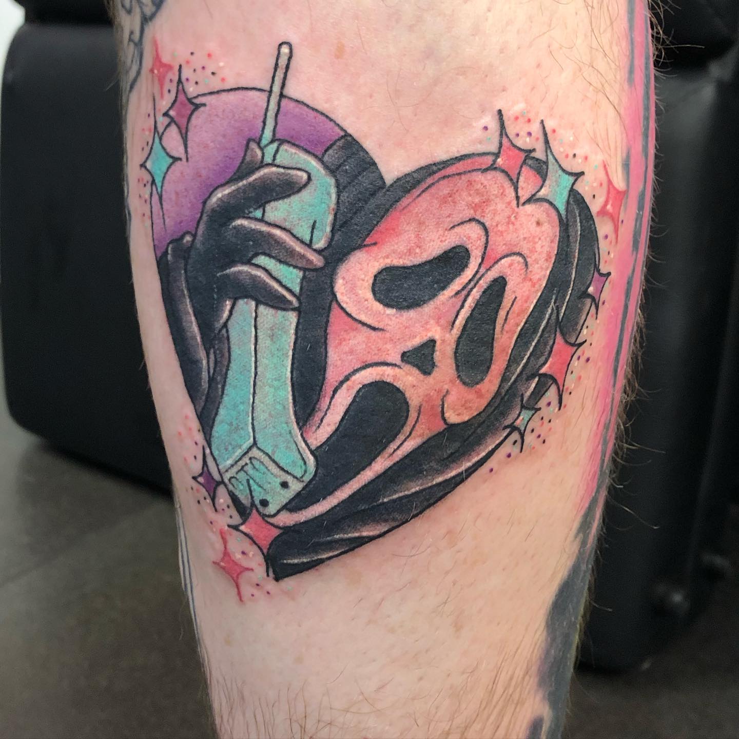 Super spooky pastel Ghostface for John. Had the best time, thank you for the best chats and my wonderful gifts! Always a joy to see what ideas you have come up with. 

                       