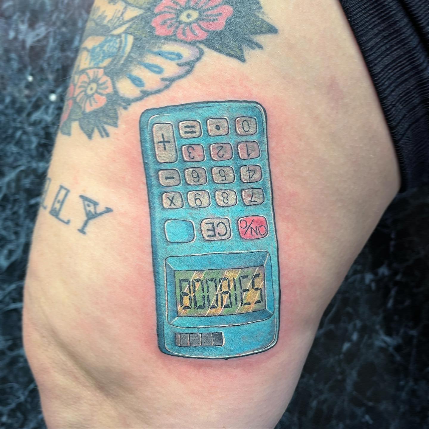 Thank you Fi for always having the best ideas! And for sitting so well in this tough spot. Please excuse the photo a wee bit as it’s a bit swollen and red but I couldn’t not share this one! So fun!

                   ladytattooers neotraditionaltattooers neotraditionaleurope bright_and_bold