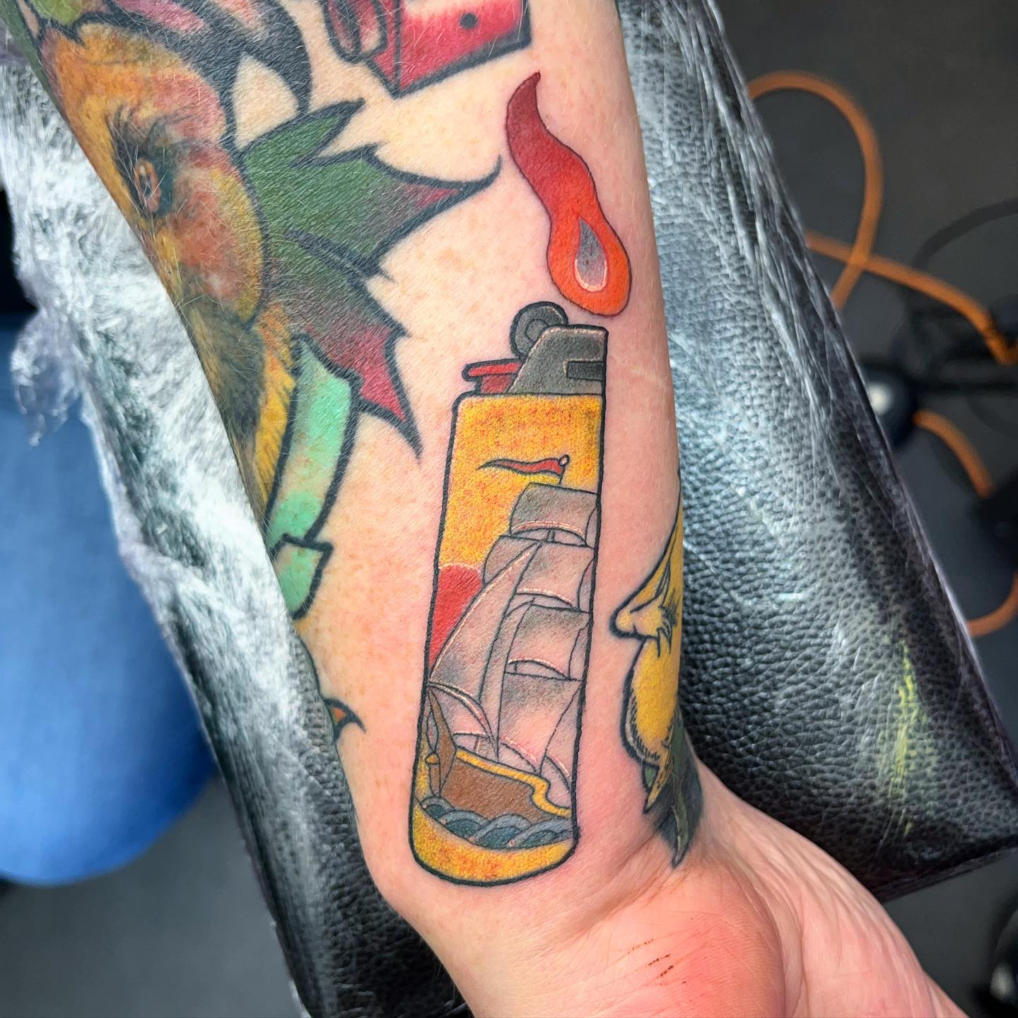 A wee lighter from my flash also for Gill, had the most lovely time doing these for you. 

                    
ladytattooers female_tattoo_artists gap_filler_tattoos