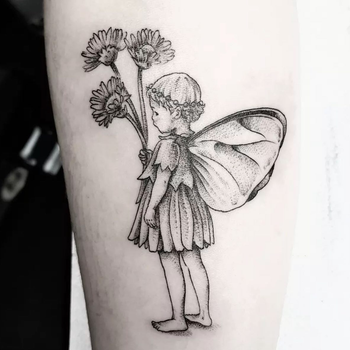 Little fairy by our resident Matias ✨ He does have some space available this week!

📲 mat.n.tatau 

If you would like to get tattooed by Matias, then please message him directly for a quote or fill out the tattoo enquiry form on our website 💫

                         totaltattoo barber_dts easytattoo_uk eternalink dynamiccolor lockdownneedle stencilstuff  