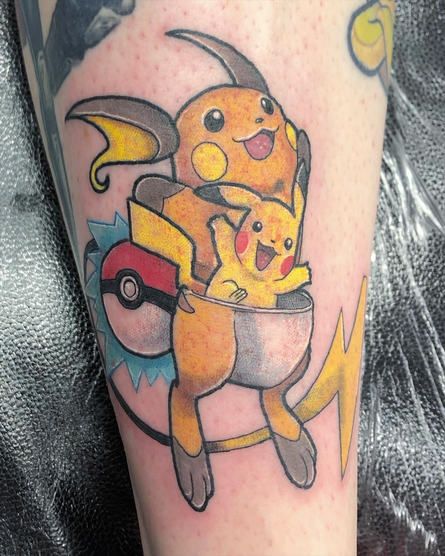 Pikachu Raichu shin banger from a wee bit ago, never posted a still of these lovely guys. Thank you Kat, hope it’s settled in nice and easy!

                   