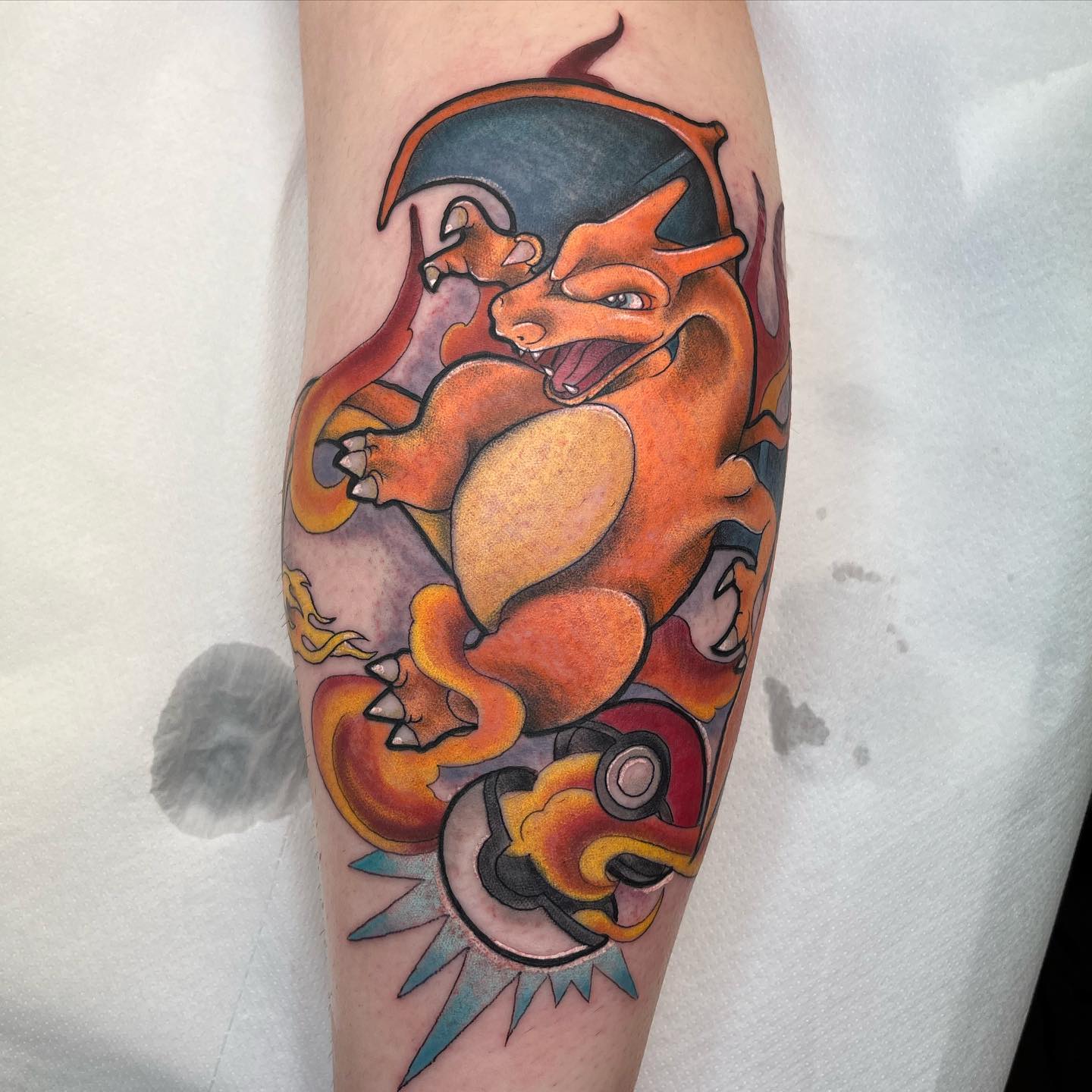 Super fun Charizard for Sam. Thank you for sitting so well! Hope it’s settling in nice and easy for you. 

http.samiero 

                 
pokemon_tattoos ladytattooers female_tattoo_artists