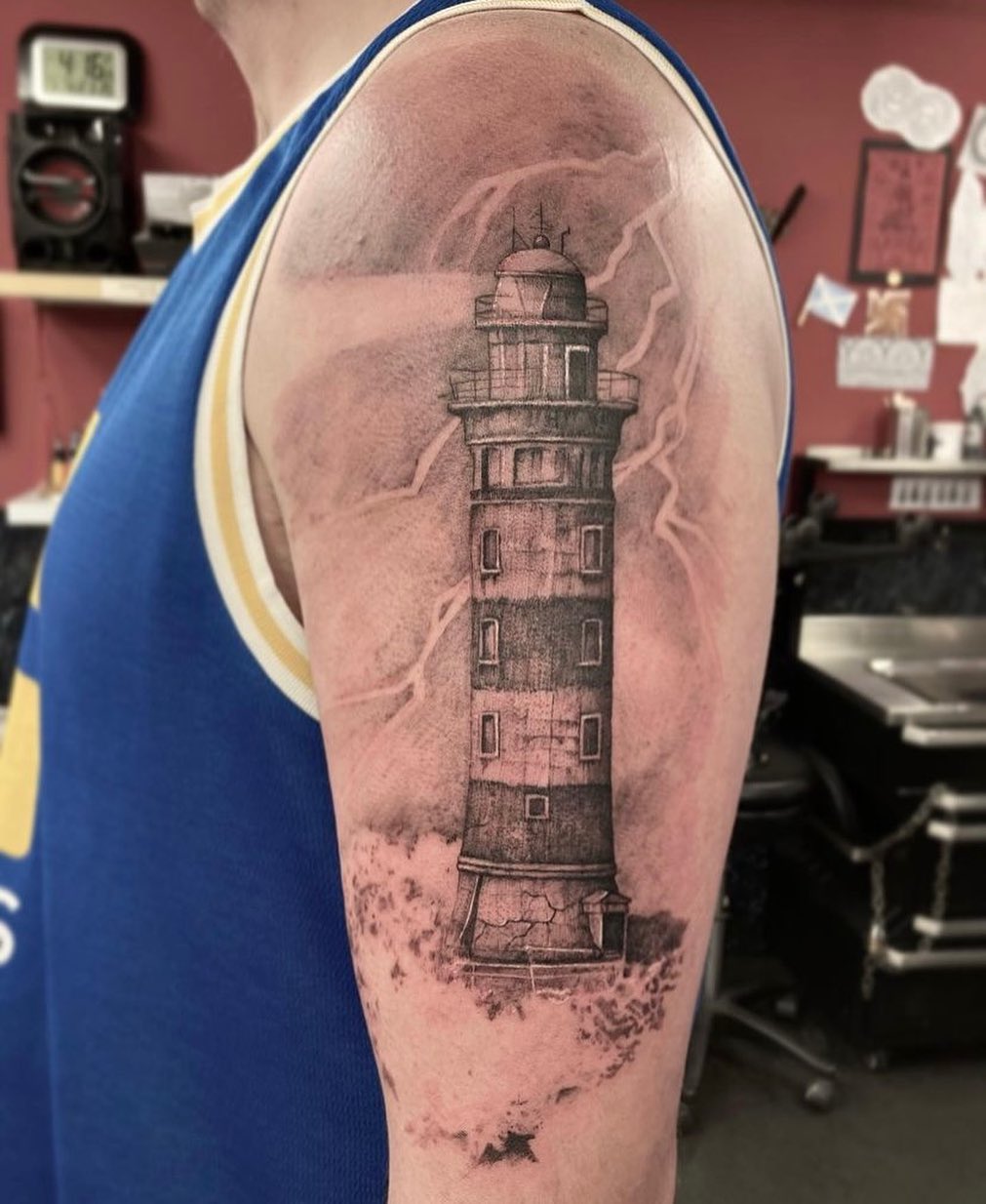 Some realism from our resident sungazerink 🔅

Karolis has some space this week! If you’d like to get some beautiful black and grey work, send him a message or fill out the tattoo enquiry form on our website ☺️ 

         