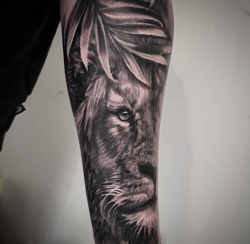 Some beautiful realism from our new resident tomekktattoo 🖤 

If you’d like to book in with Tomek, send him a dm or fill out the tattoo enquiry form on our website ✨ 

             