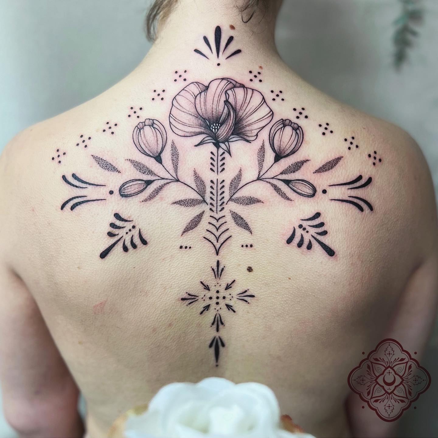 Ornamental / Floral back piece for the lovely staceydrury21 🌸🖤

Done at studioxiiigallery 
•
•
•
•
•
•
•
•
  
             
  