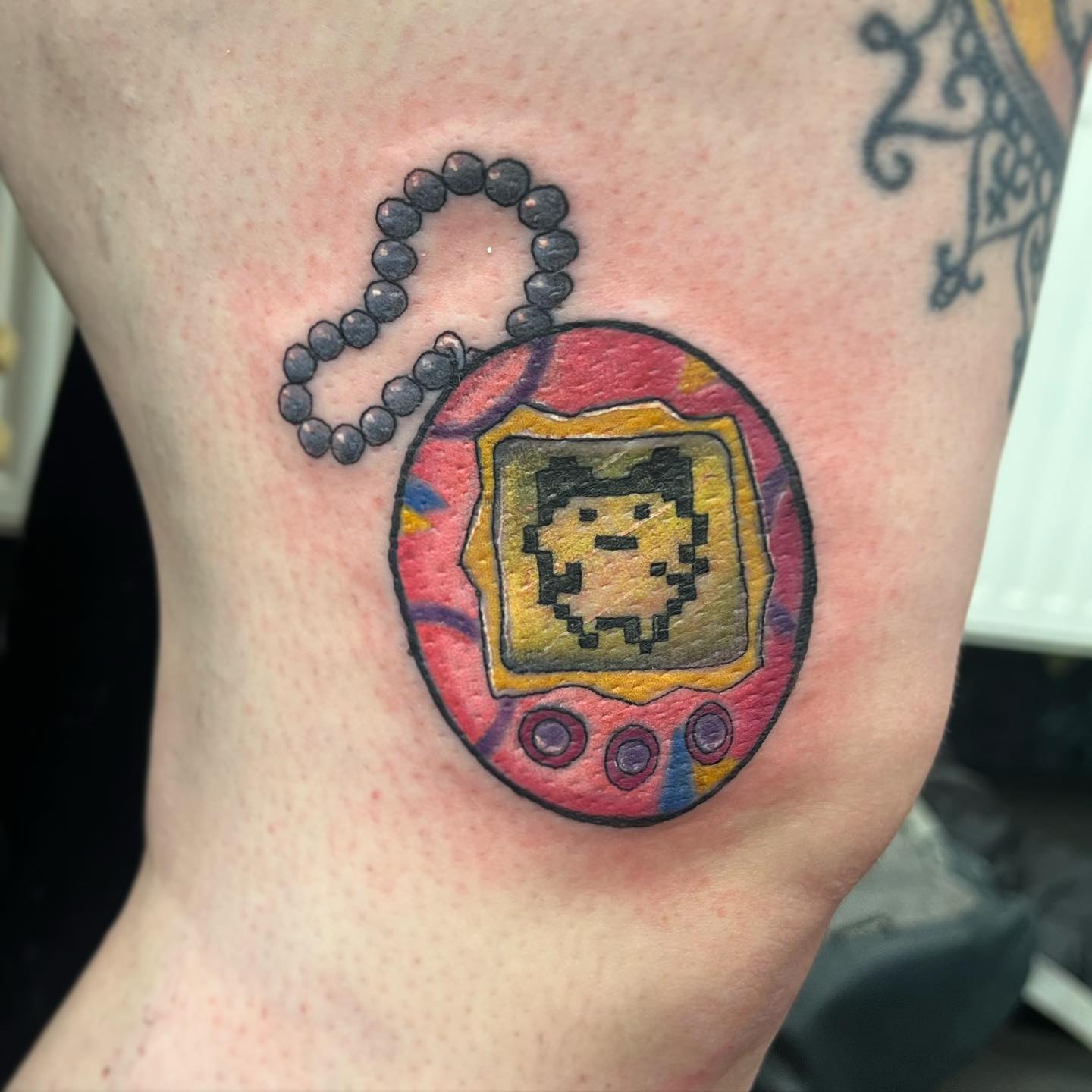 Tamagotchi for the super tough Chloe, getting all the tattoos this week. This is one of 10 we did over a couple sessions. 

Hope they are all settling in nice and easy! 

                