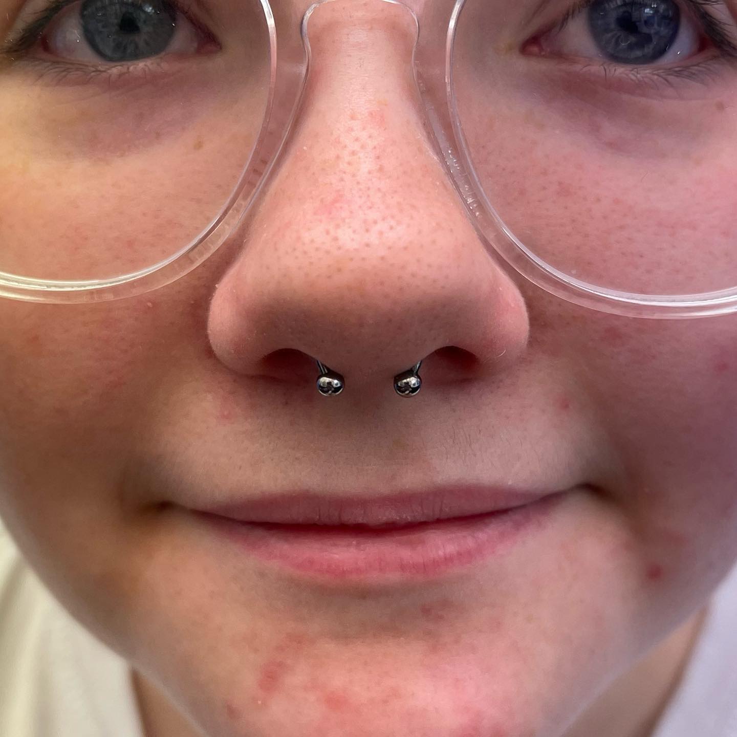 The most satisfying, tiny little septum for Brodie 🩷 Thank you for your trust! Some clients are just MADE for septum piercings!

Pierced at Studio XIII 🌿

