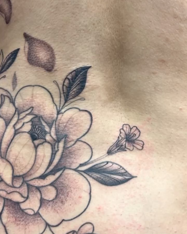Back tattoo 🌹 Thank you Lousiane! 
Done at studioxiiigallery 
•
•
•
•
•
•
•
•
•
•
•
•
•
•
•
•
•
•
•
•
•

                     