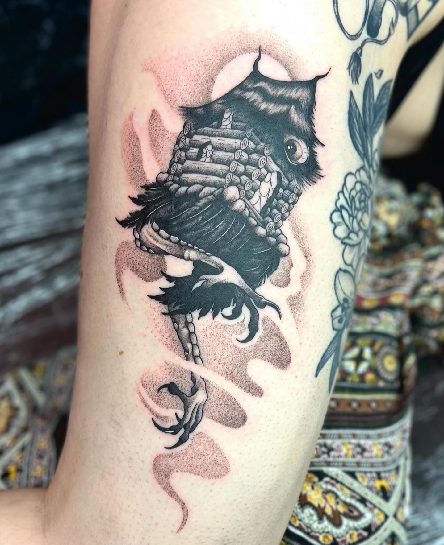 Baba Yaga Hut for one of Akos’ clients ❤️ 

If you love Akos’ work fill in an enquiry form on our website or dm him directly 📲📲📲

                        barber_dts easytattoo_uk eternalink dynamiccolor lockdownneedle stencilstuff   