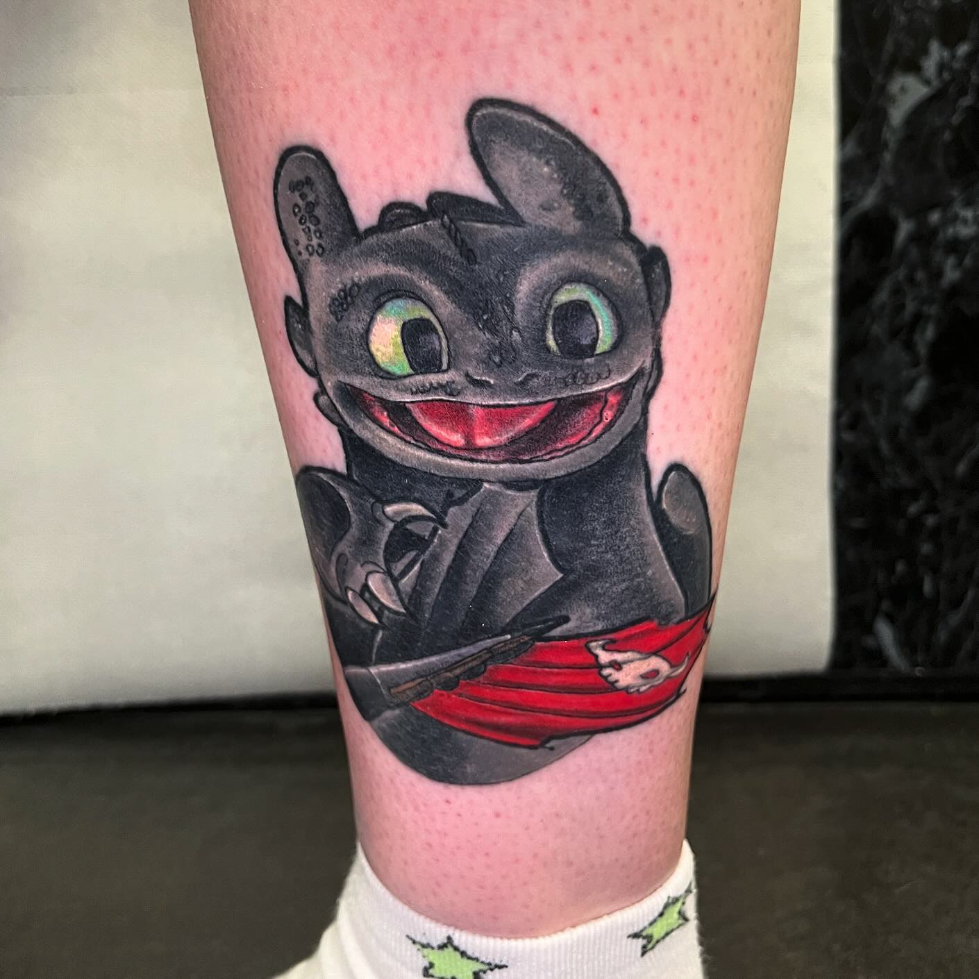 The bestest boy, all healed and settled in nicely. So chuffed with how this has settled in and always happy to tattoo Toothless. 

Some weekday availability coming up for small bits, I have plenty of predrawn designs if you’d like to take a peek at the highlighted stories. Or send me your ideas.        
